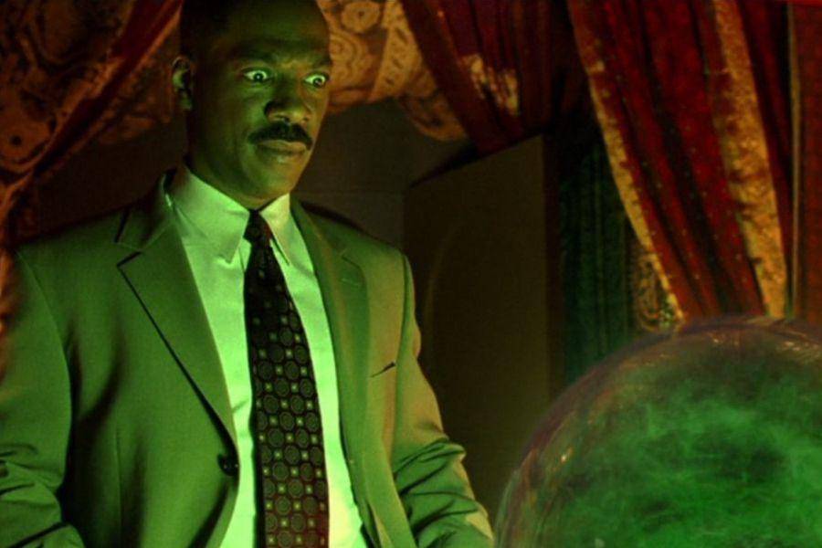 Eddie Murphy dalam film The Haunted Mansion (dok. Walt Disney Pictures/ The Haunted Mansion)