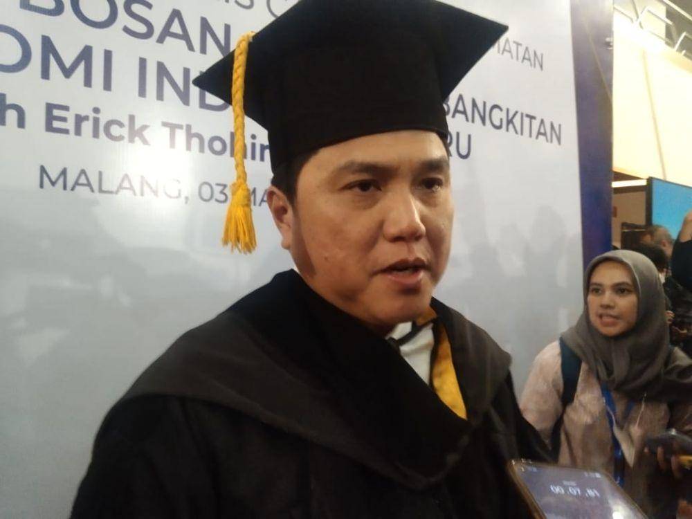 Erick Thohir usai menerima gelar doktoral. (IDN Times/Rizal Adhi Pratama)