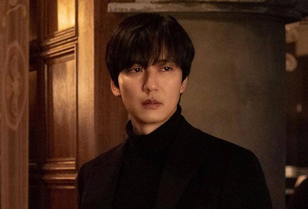 Kim Nam Gil di drama Island (instagram.com/tving.official)