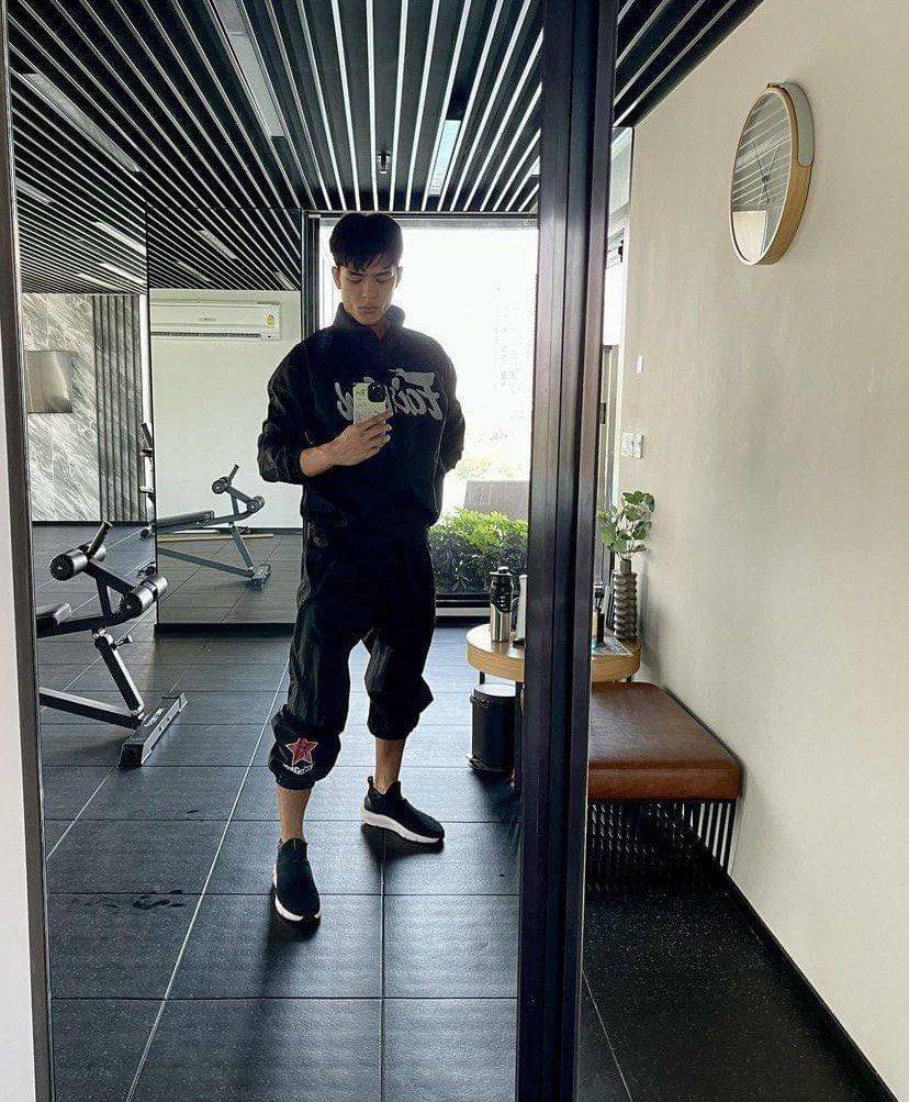 Potret Sporty ala Joss Wayar (instagram.com/josswayar)