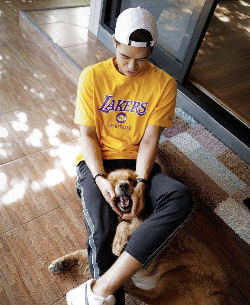 Potret Sporty ala Joss Wayar (instagram.com/josswayar)