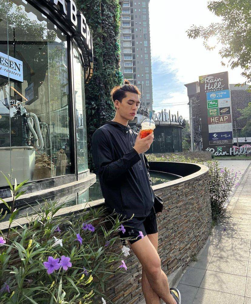 Potret Sporty ala Joss Wayar (instagram.com/josswayar)