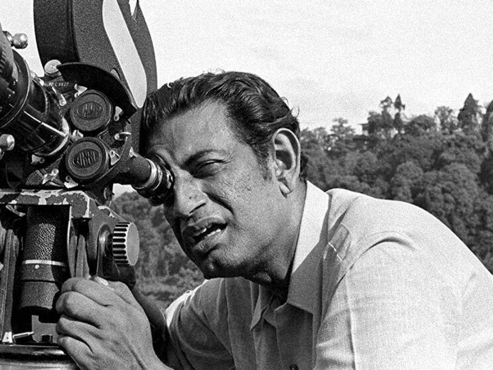 sutradara Satyajit Ray (satyajitray.org)