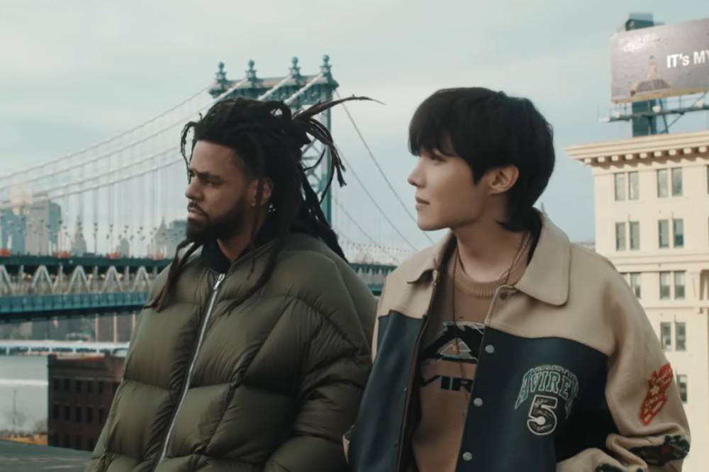 J-Cole dan J-Hope BTS (youtube.com/HYBE Labels)