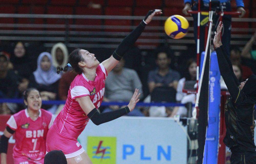 Pertandingan bola voli putri di babak empat besar final four PLN Mobile Proliga 2023 di GOR Jatidiri Semarang , Kamis (2/3/2023). (dok. Proliga Semarang 2023)