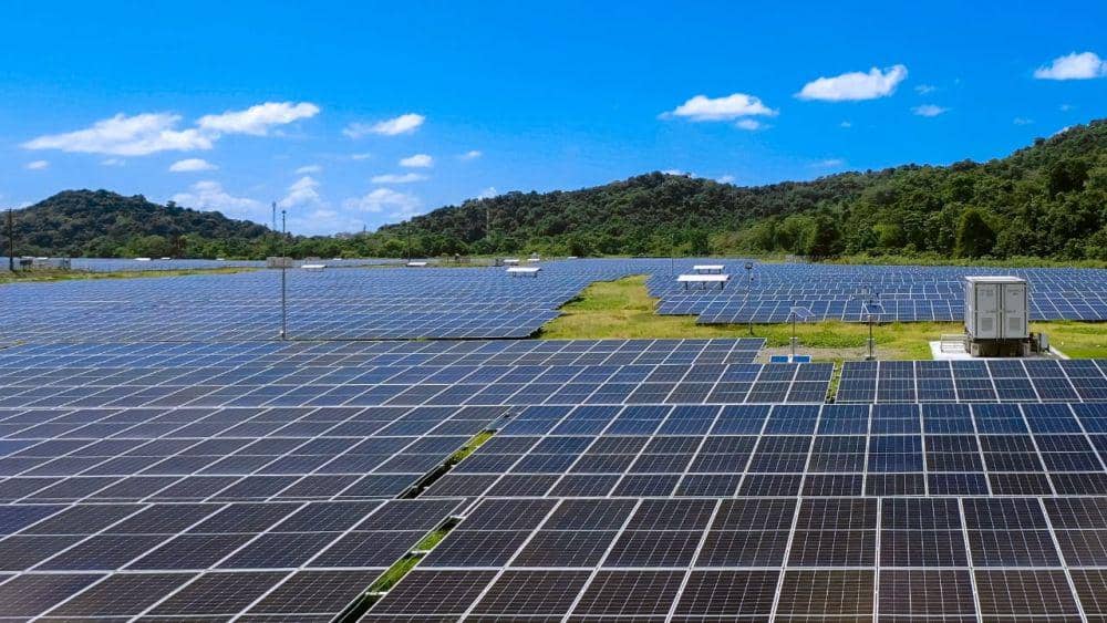 Dekarbonisasi Industri AMMAN melalui Energi Bersih dan Smart Grid Berbasis AI