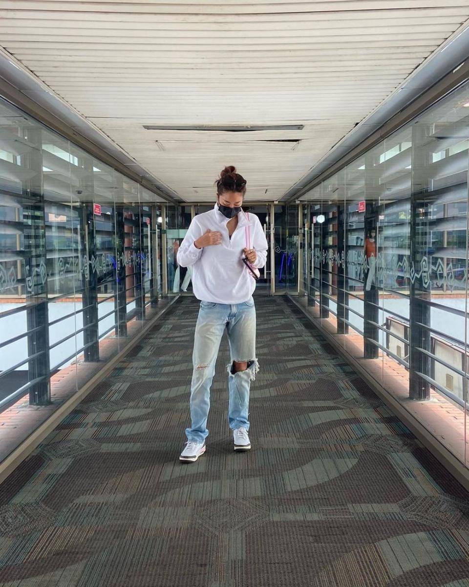 outfit travelling ala Widi Vierratale (instagram.com/widikidiwdkdw)