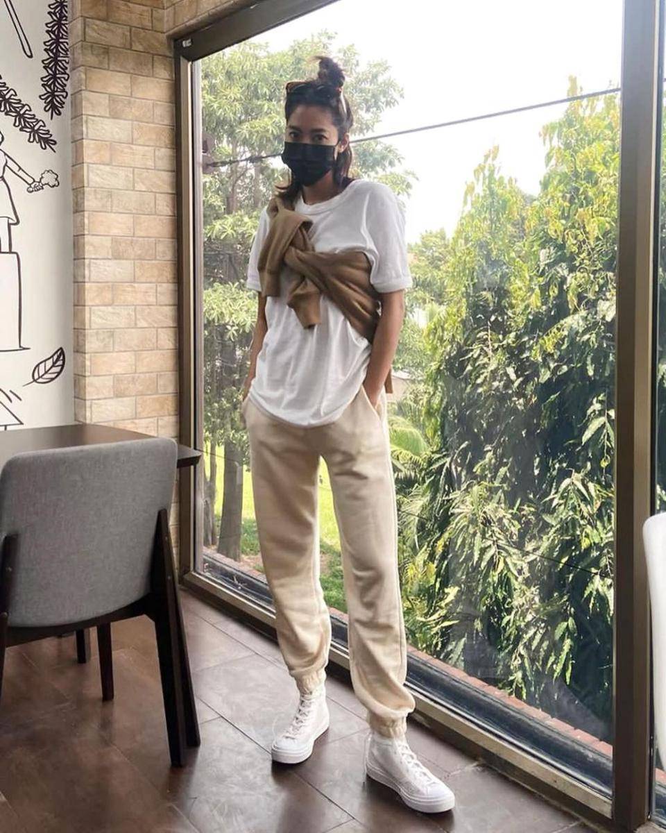 outfit travelling ala Widi Vierratale (instagram.com/widikidiwdkdw)
