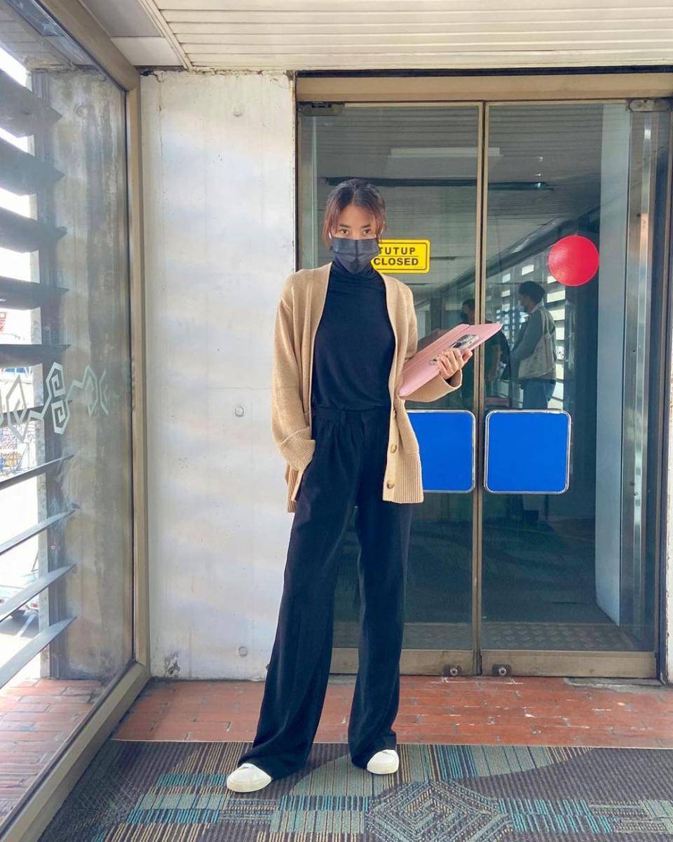 outfit travelling ala Widi Vierratale (instagram.com/widikidiwdkdw)