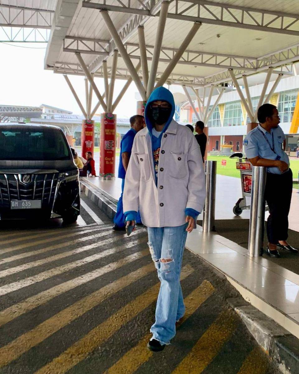 outfit travelling ala Widi Vierratale (instagram.com/widikidiwdkdw)