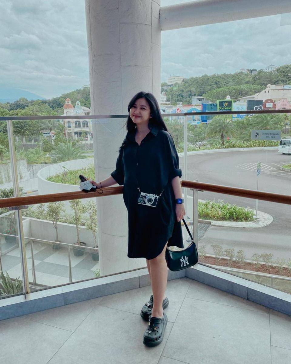 potret Adinda Azani dengan baby bump (instagram.com/dindazani)