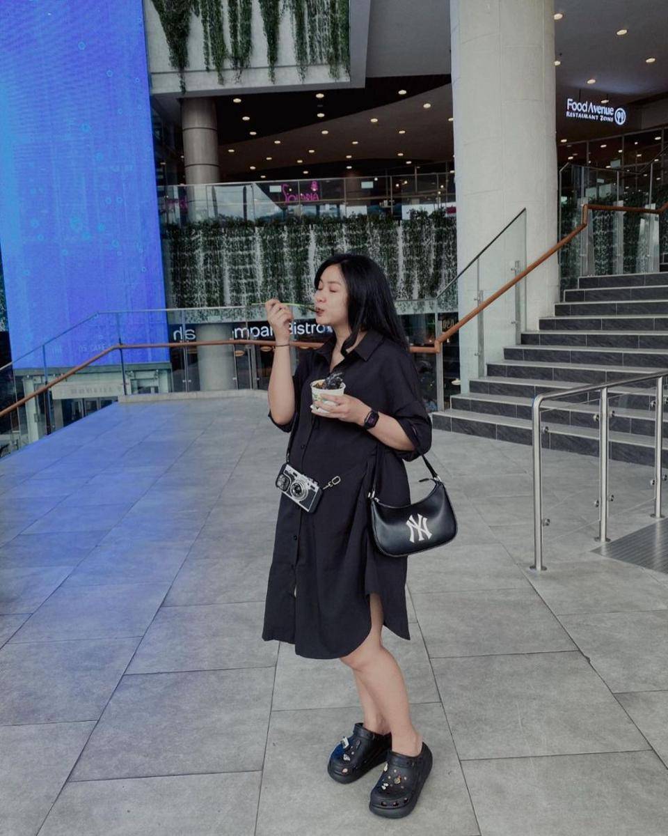 potret Adinda Azani dengan baby bump (instagram.com/dindazani)