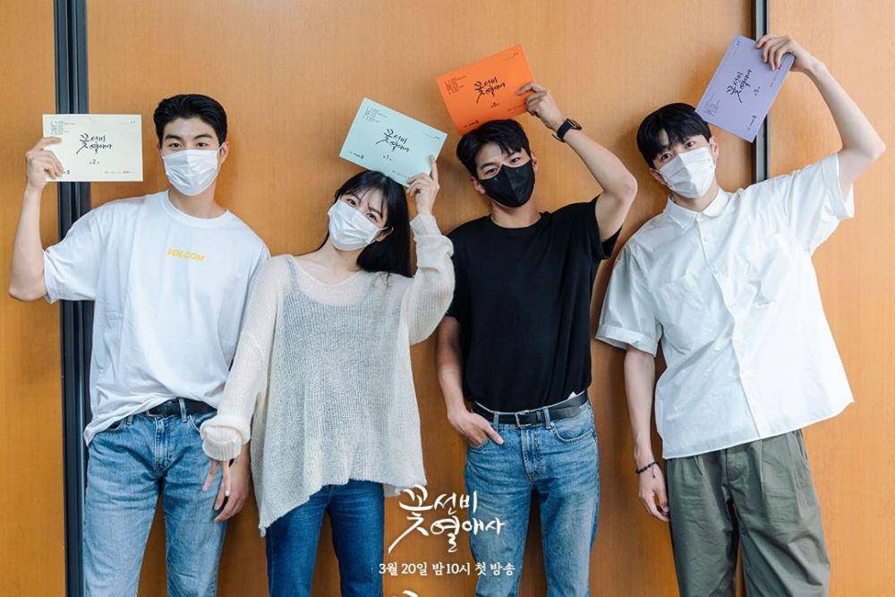 potret pemeran utama drama Romantic Guest House saat pembacaan naskah (instagram.com/sbsdrama.official)