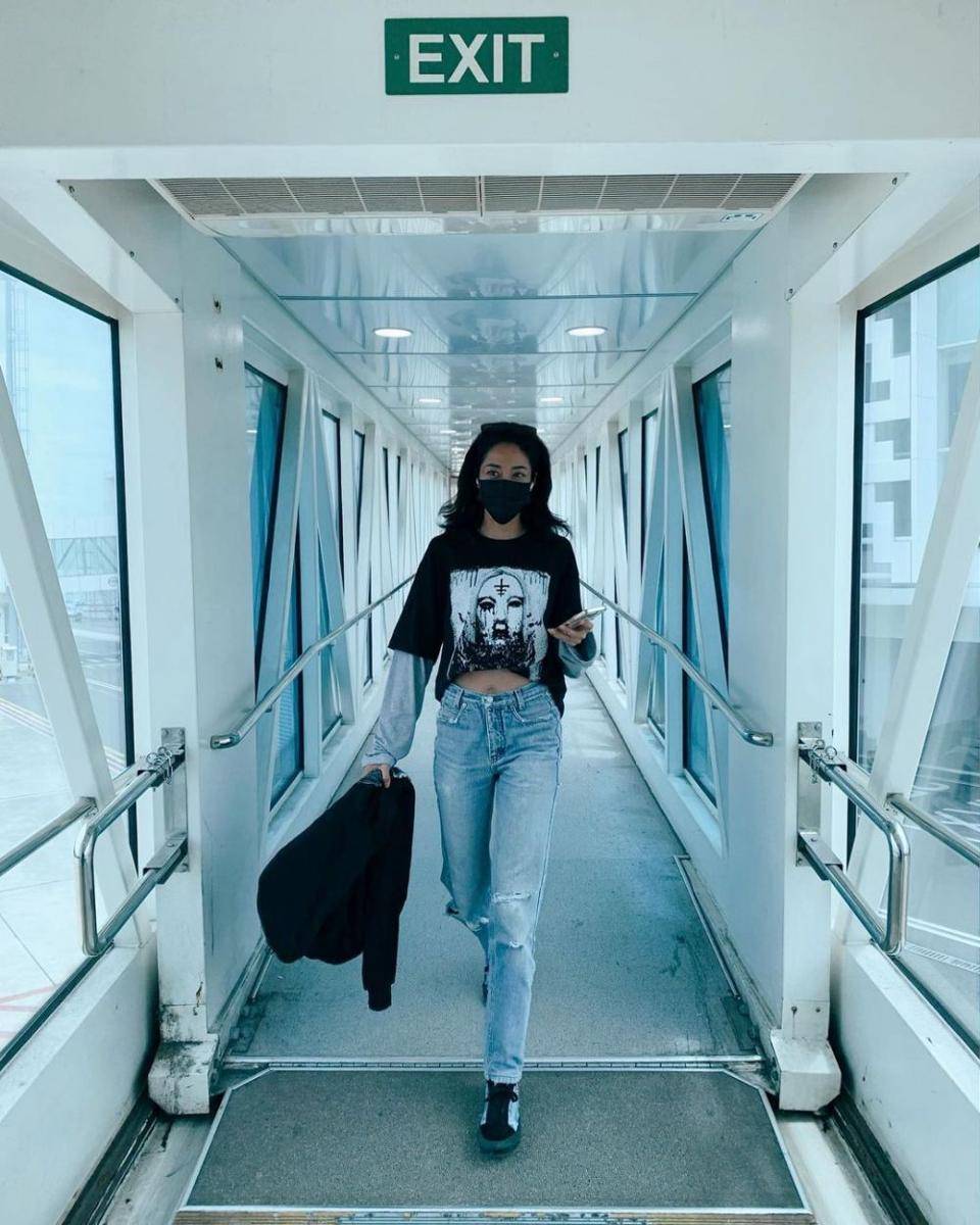 outfit travelling ala Widi Vierratale (instagram.com/widikidiwdkdw)