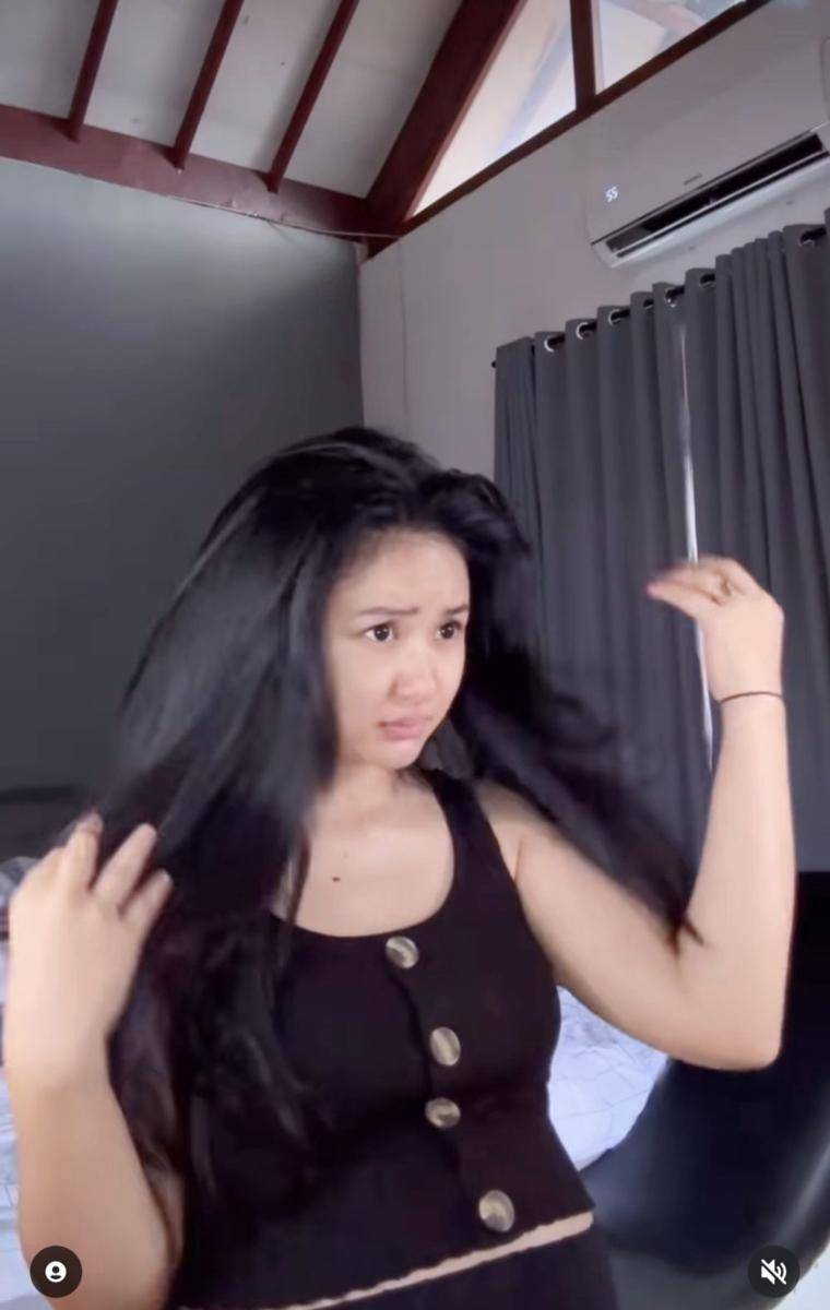 potret Adinda Azani dengan baby bump (instagram.com/dindazani)