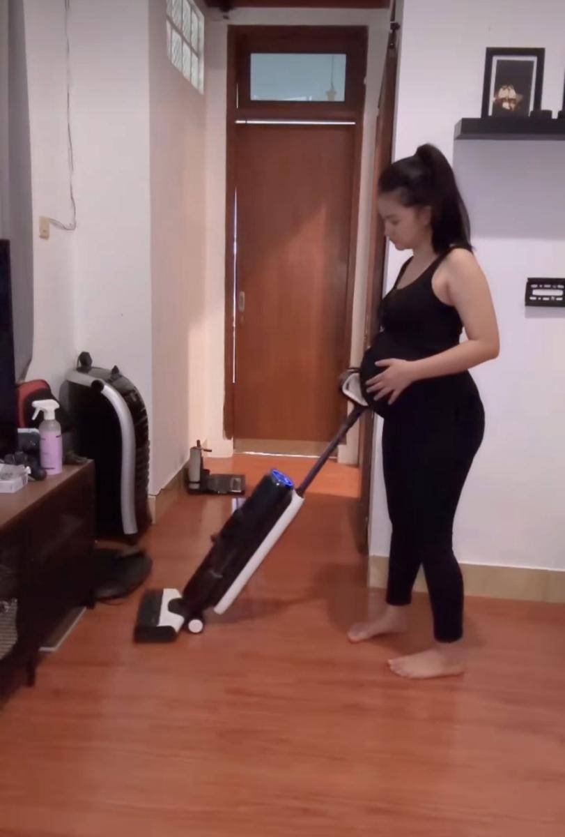potret Adinda Azani dengan baby bump (instagram.com/dindazani)