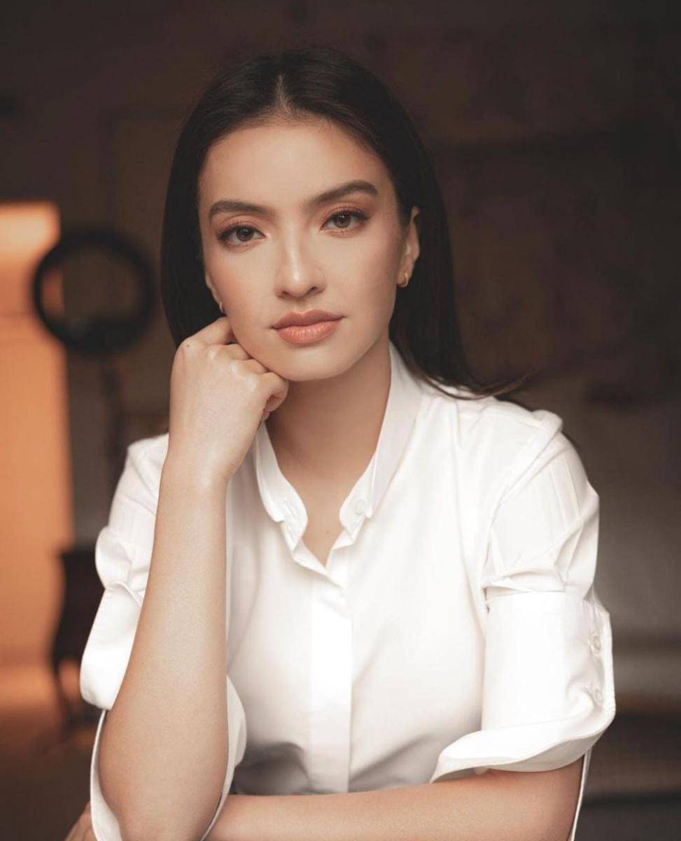 artis lahir Maret (instagram.com/ralineshah)