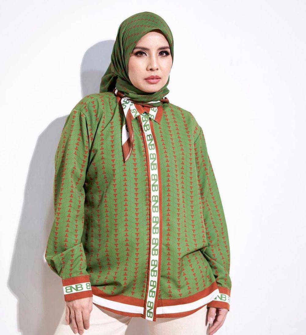 artis lahir Maret (instagram.com/tya_ariestya)