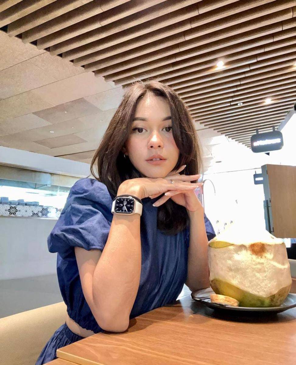 artis lahir Maret (instagram.com/nanamirdad_)