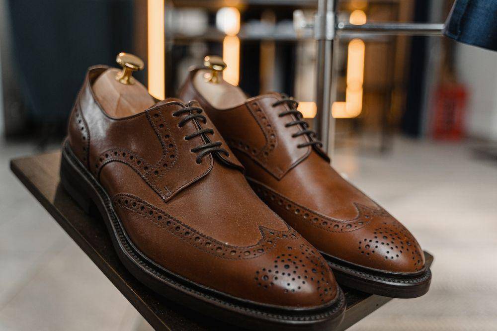 Sepatu brogue (pexels.com/Tima Miroshnichenko)