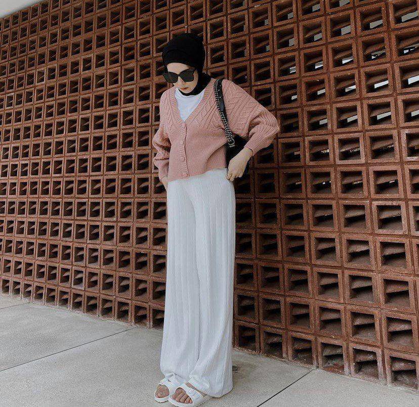 Potret OOTD Pakai Sandal (instagram.com/ameliaelle)