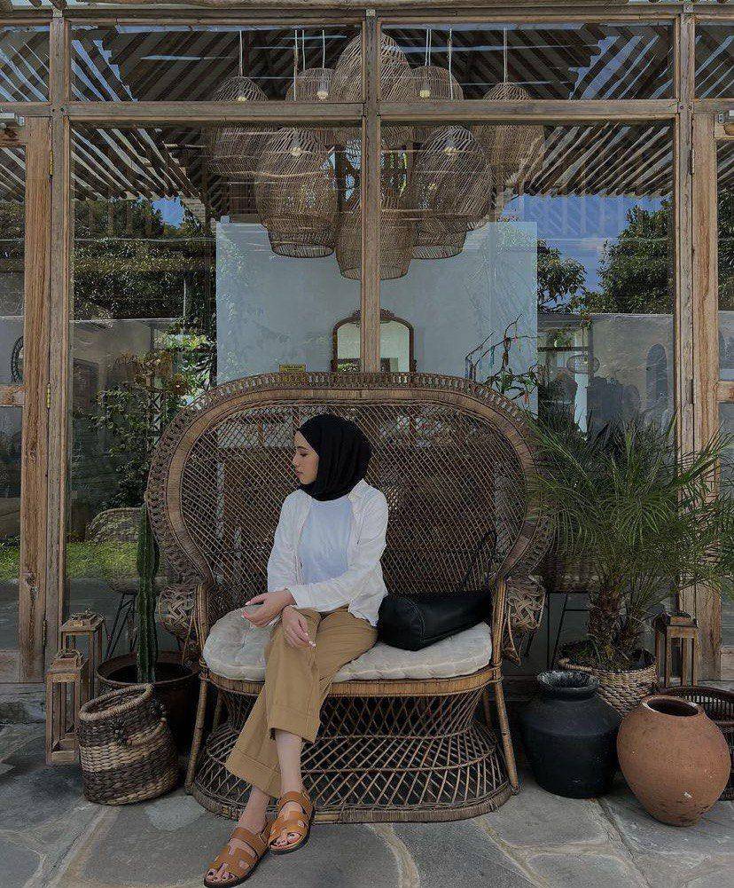 Potret OOTD Pakai Sandal (instagram.com/ameliaelle)