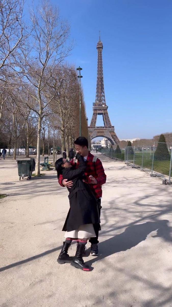 Max Adam melamar Wika Salim di Paris (instagram.com/wikasalim)