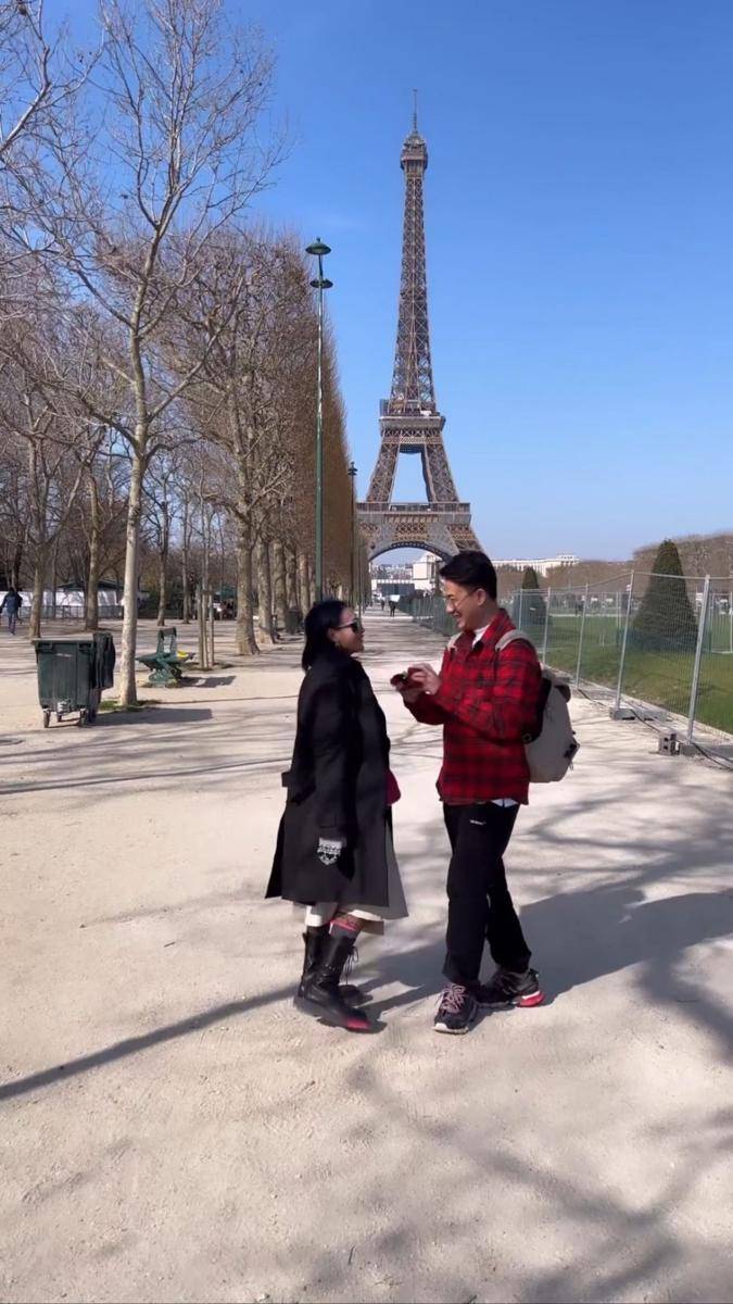 Max Adam melamar Wika Salim di Paris (instagram.com/wikasalim)