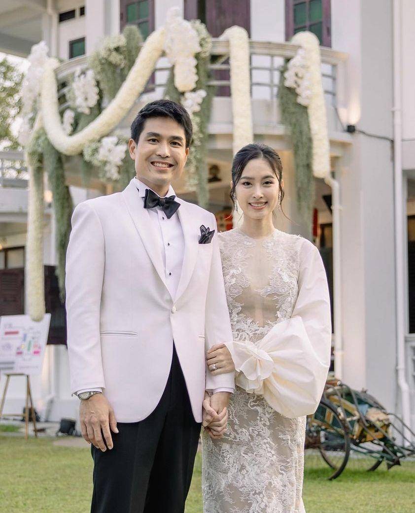 Resepsi Nong Poy (instagram.com/niyadarweddinganswer)