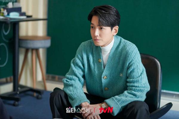 Jung Kyung Ho di drama Crash Course in Romance (dok. tvN/Crash Course in Romance)