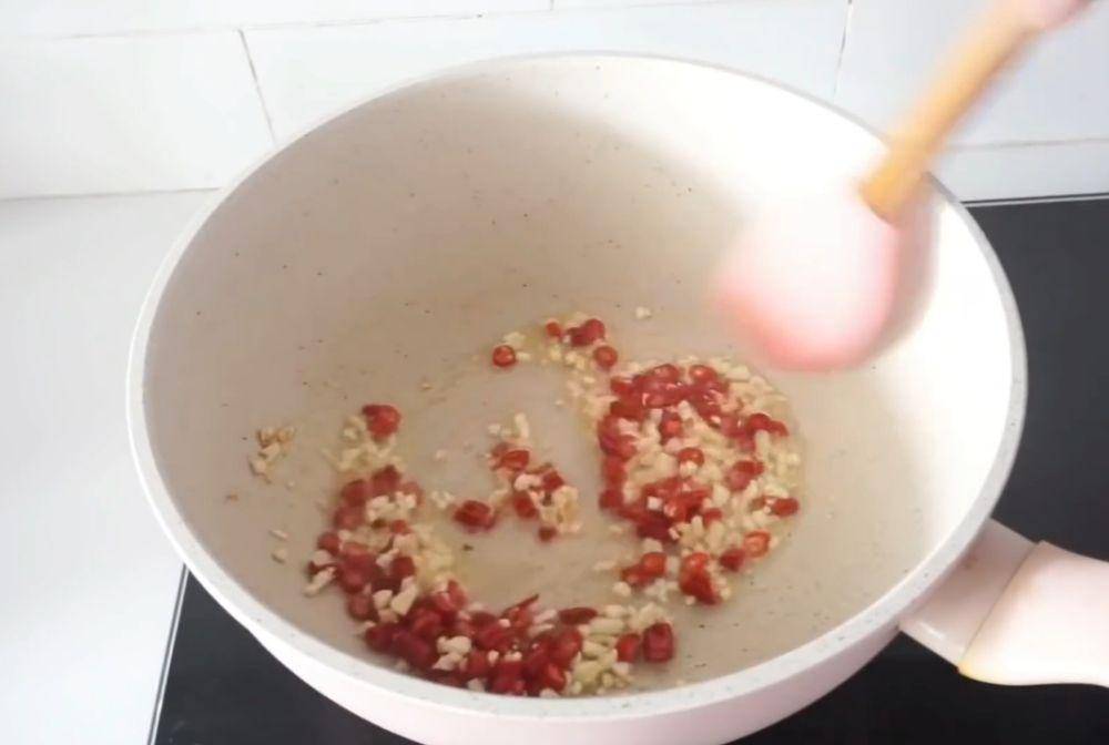 memasak Tumis Timun Geprek (youtube.com/tri pujis)
