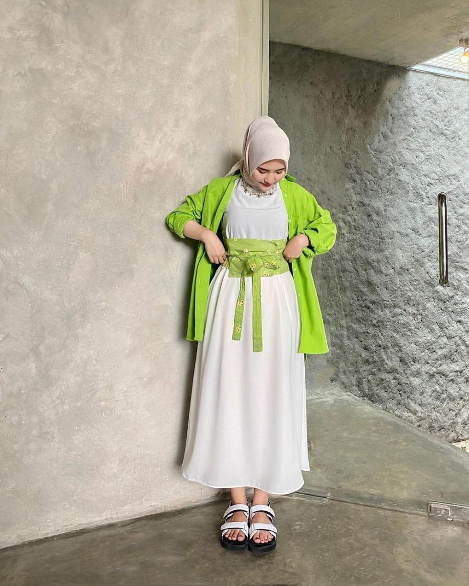 inspirasi outfit bukber hijab ala Intan Ghazella (instagram.com/intanghazll_)