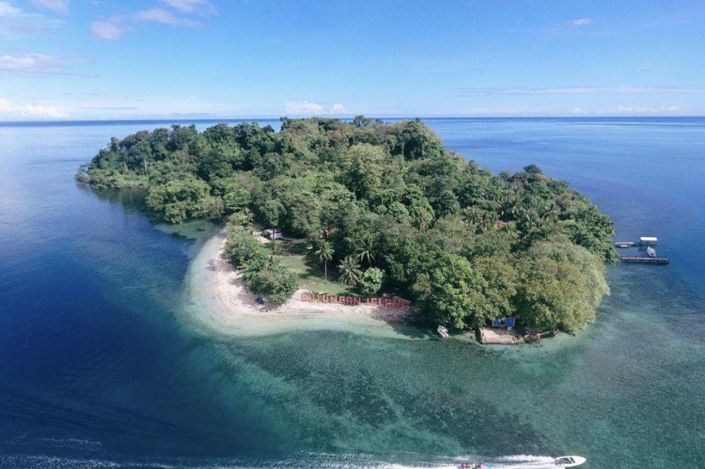 10 Pesona Pulau Dutungan, Panoramanya Tak Kalah dengan Bali