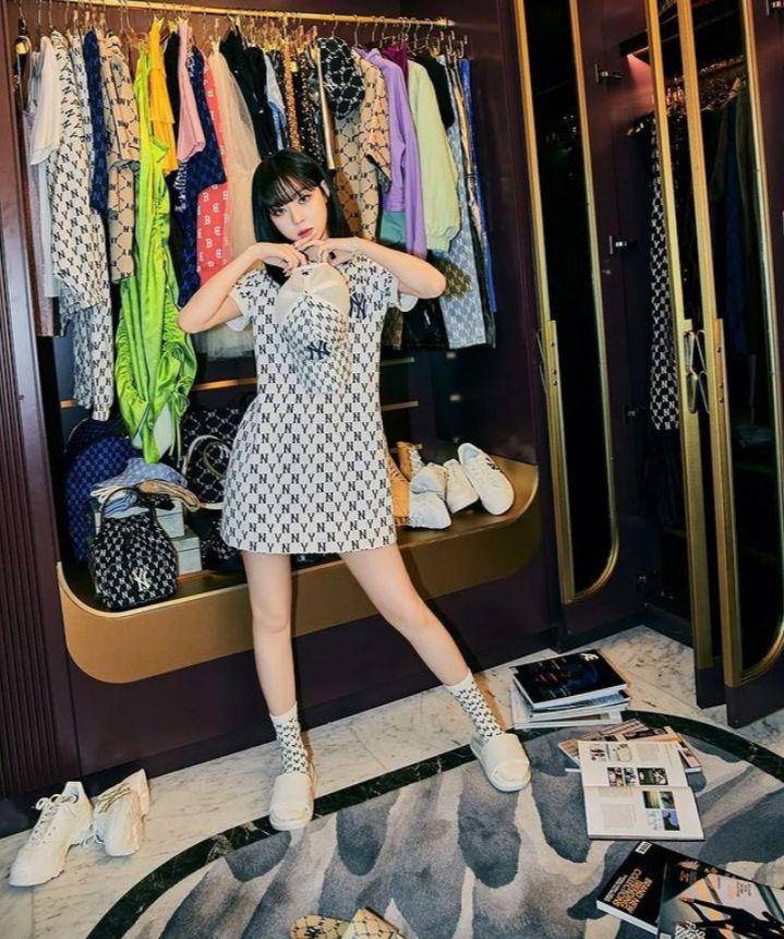 Potret OOTD Winter aespa (instagram.com/winter.aespa)
