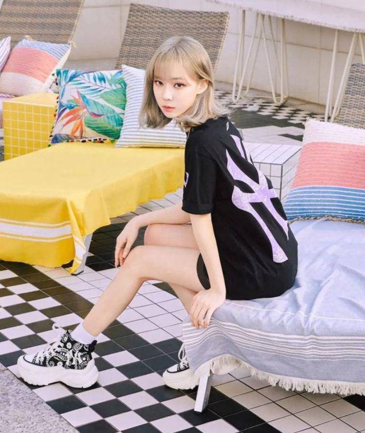 Potret OOTD Winter aespa (instagram.com/winter.aespa)