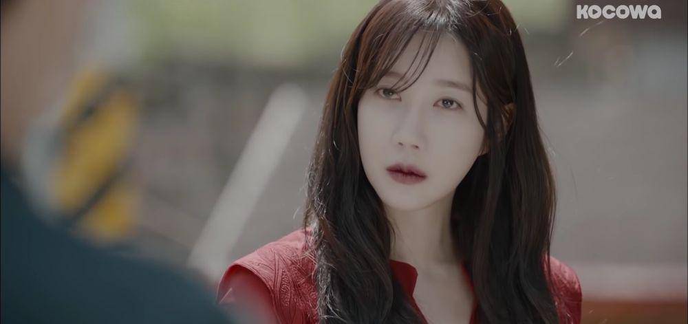 Lee Ji Ah di drama The Ghost Detective (youtube.com/KOCOWA TV)