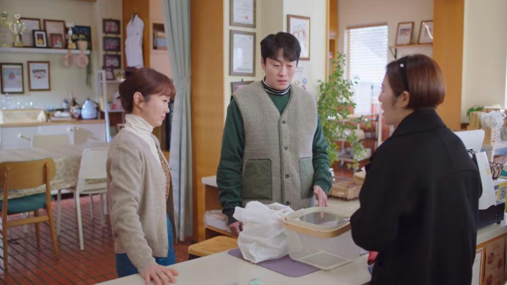 Lee Bong Ryun dan Oh Eui Sik di drama Crash Course in Romance (Dok. Netflix/Crash Course in Romance)