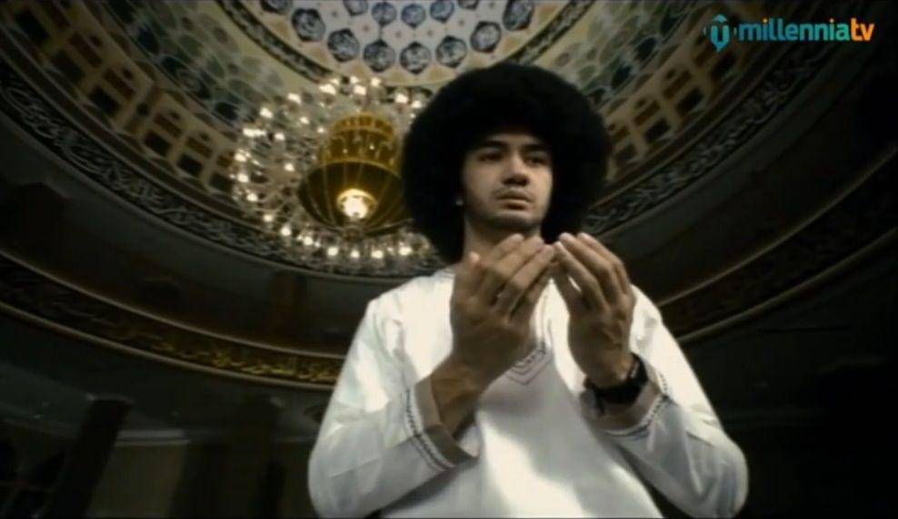 Reza Rahadian di film 3 Hati 2 Dunia 1 Cinta (doc. Mizan Productions/3 Hati 2 Dunia 1 Cinta)