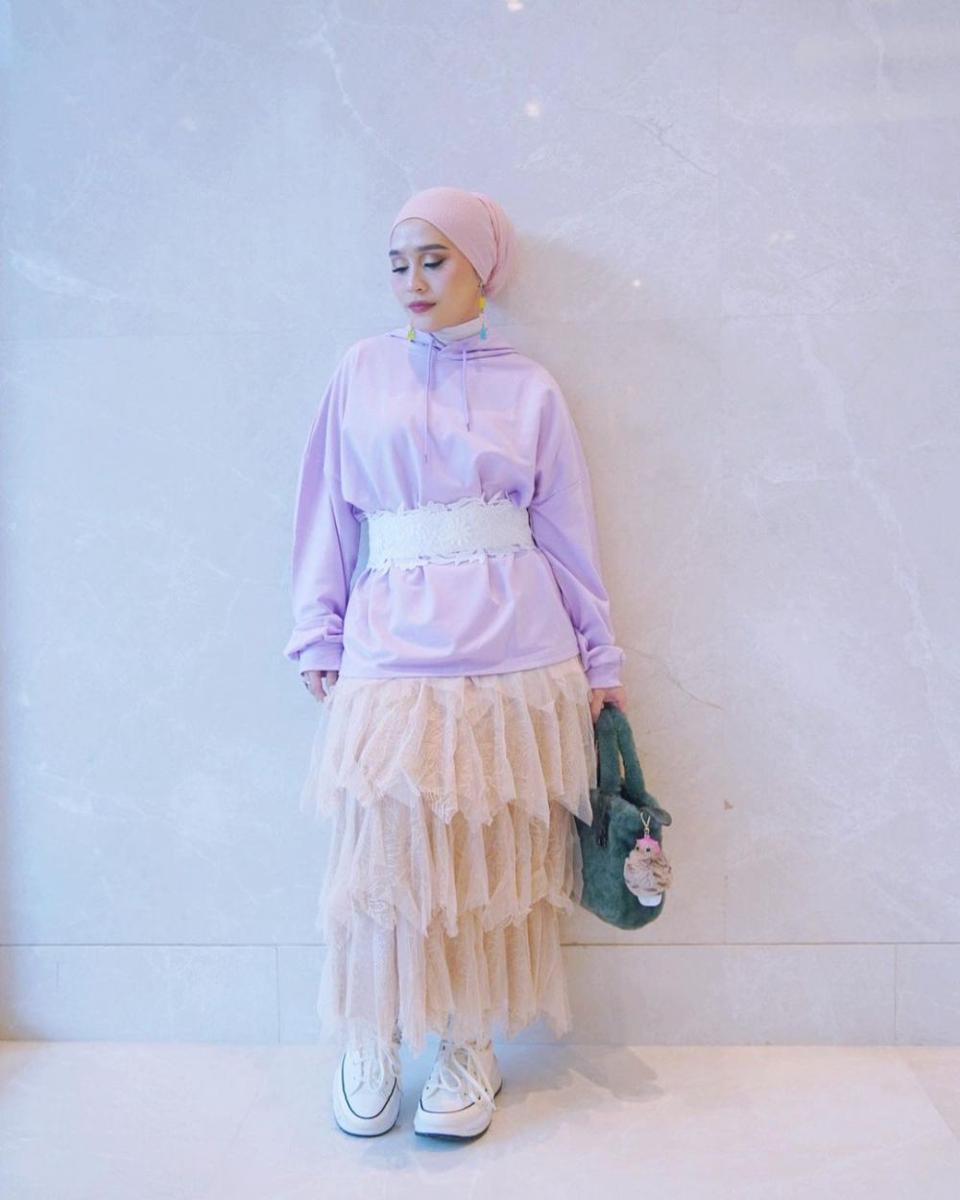 Ashilla Sikado dan tampilan modisnya (instagram.com/ashillasikado)