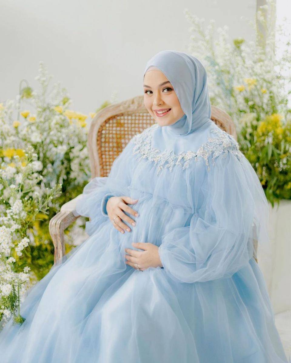 Maternity shoot anak kedua Febby Palwinta. (instagram.com/febbypalwinta)