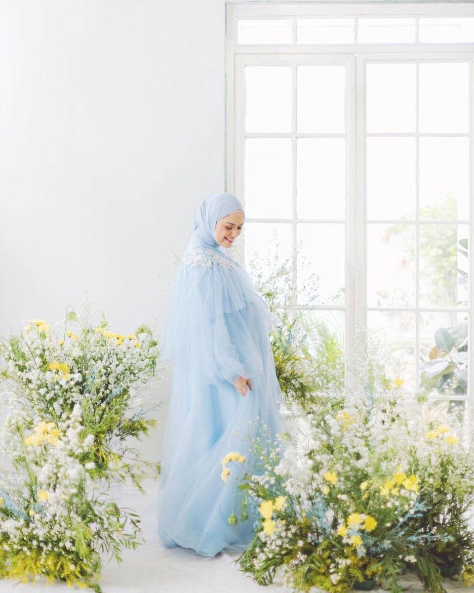 Maternity shoot anak kedua Febby Palwinta. (instagram.com/febbypalwinta)