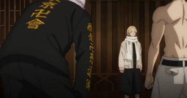 Mitsuya menyampaikan permohonan maaf ke Mikey soal langgaran genjatan senjata ( Dok. Liden Films / Tokyo Revengers  S2)