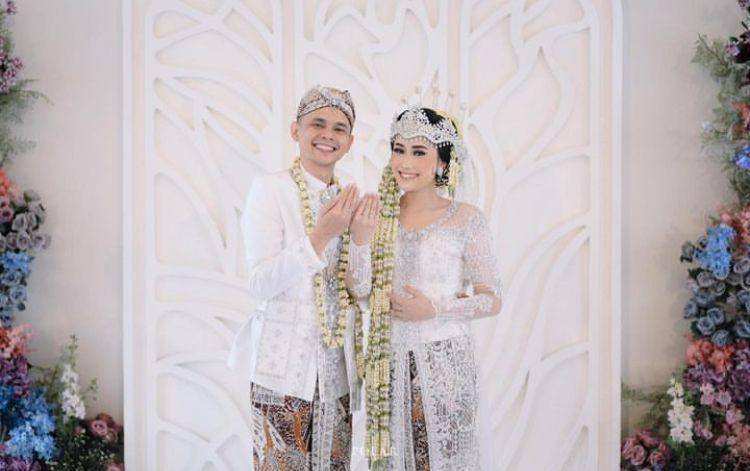 Pernikahan Adjis Ulfa (Instagram.com/adjisdoaibu)