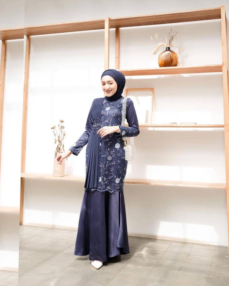 OOTD hijab nuansa biru ala Seviqe Febinita (instagram.com/seviqfebinita)