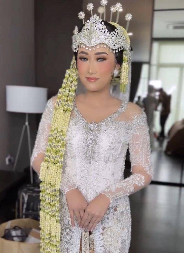 Pernikahan Adjis Ulfa (Instagram.com/ayungberinda)