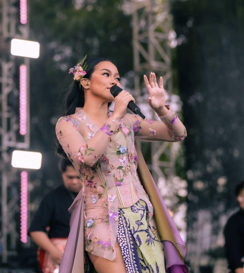 potret Yura Yunita saat tampil di Bandung (instagram.com/yurayunita)