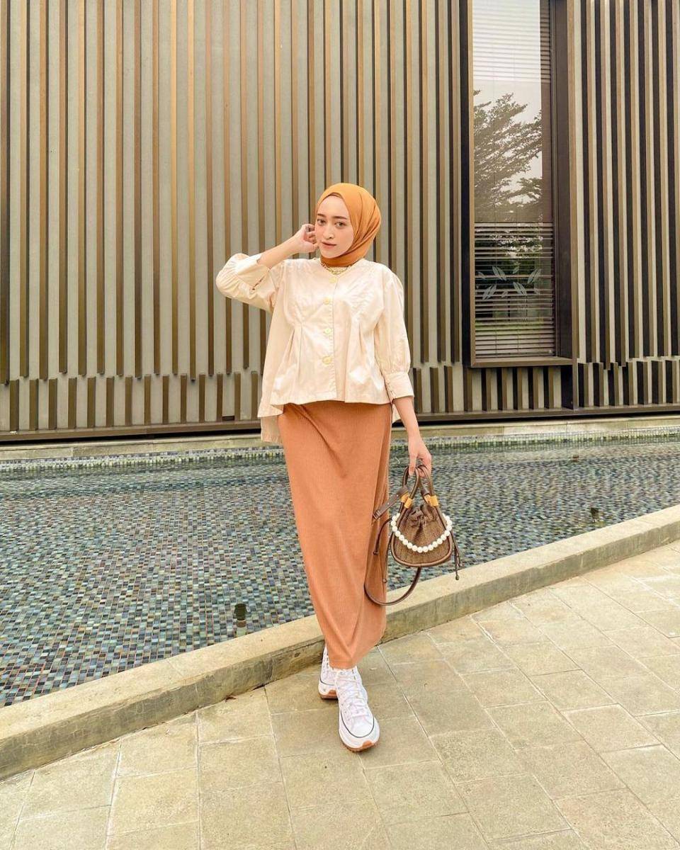 OOTD hijab cewek bumi ala selebgram Seviqe Febinita (instagram.com/seviqfebinita)