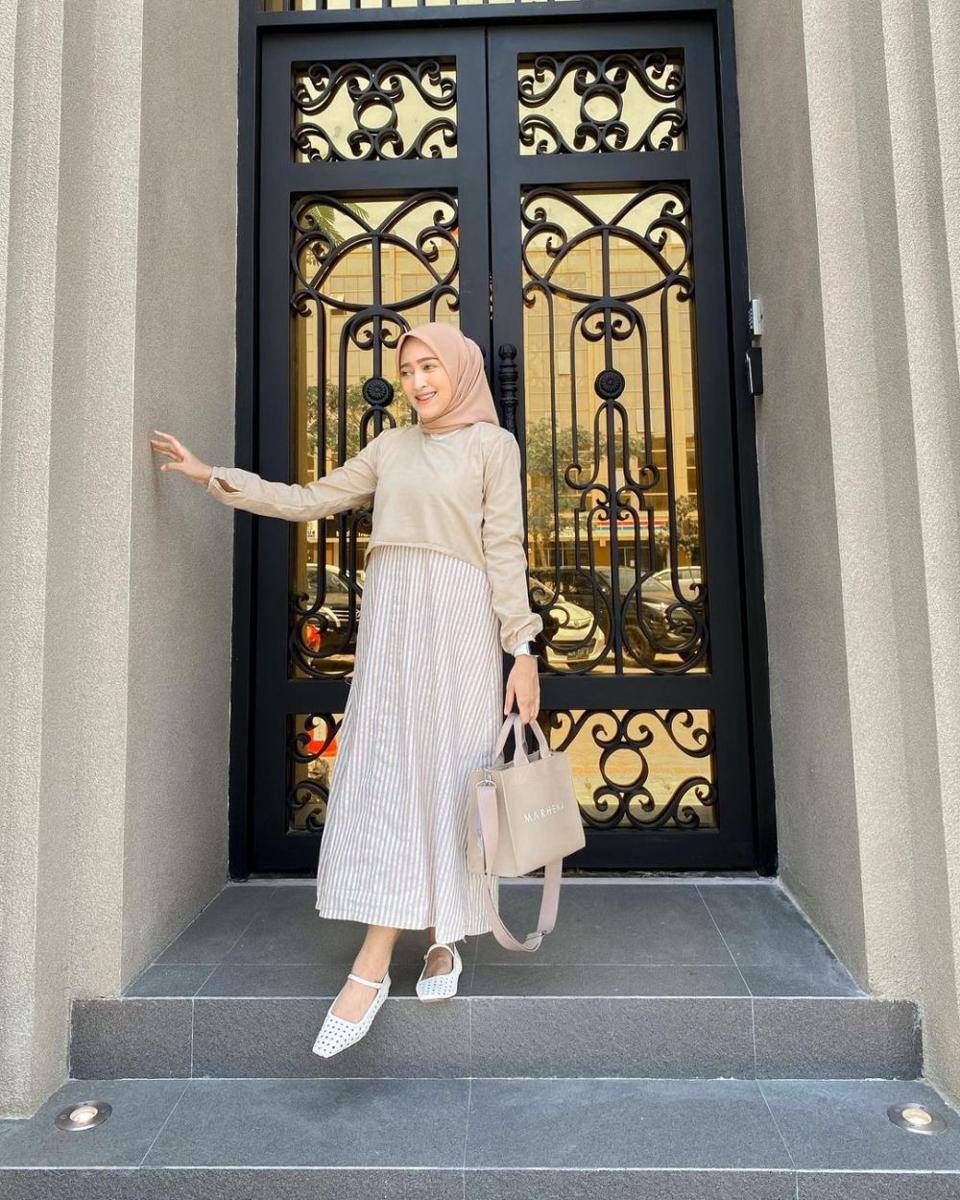 OOTD hijab cewek bumi ala selebgram Seviqe Febinita (instagram.com/seviqfebinita)
