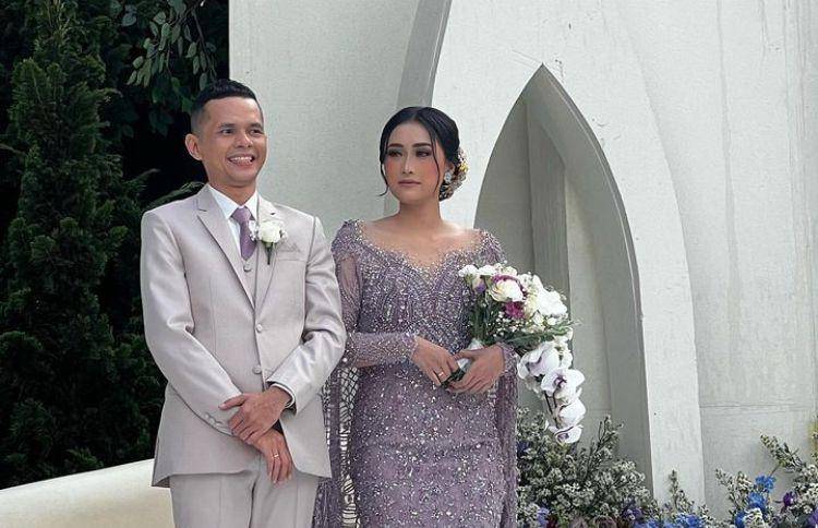 Pernikahan Adjis Ulfa (Instagram.com/adjisdoaibu)