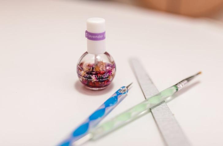 ilustrasi alat manicure pedicure (pexels.com/rodnaeprod)